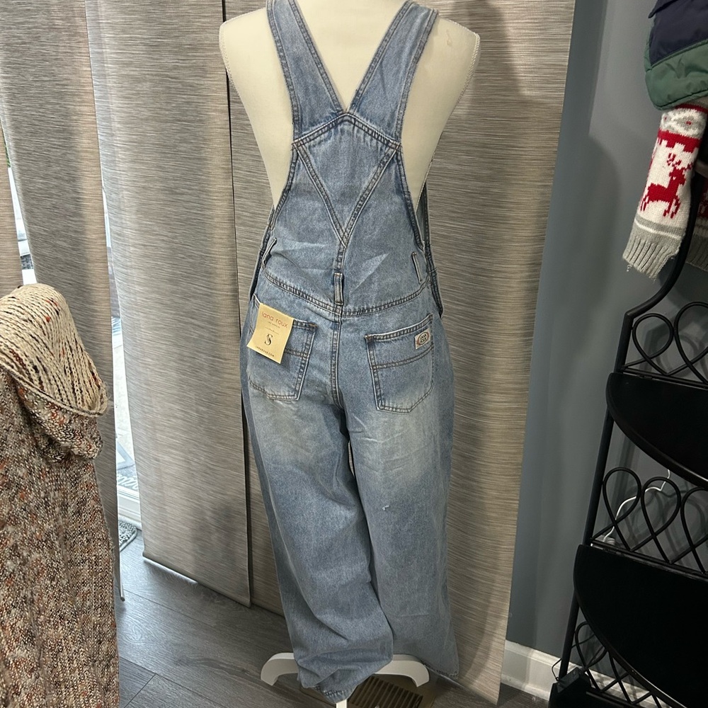 Versatile Blue Denim Overalls with Adjustable Straps - Picture 5 of 7